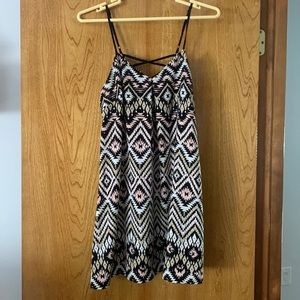 En Crème Aztec print dress for sale!